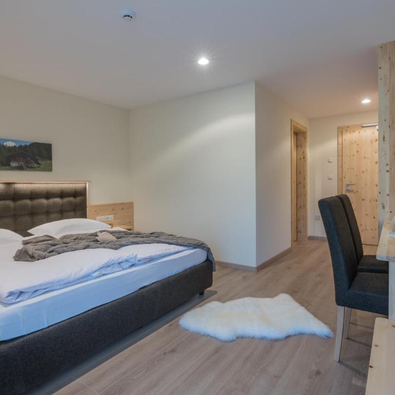Hotel Alpenrast - Classic Doppelzimmer mit Balkon - 2