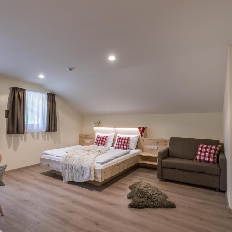 Hotel Alpenrast - Classic Doppelzimmer mit Balkon - 5