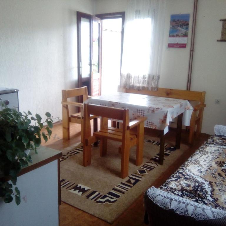 Guesthouse Andrea A - Deluxe Double or Twin Room - 1