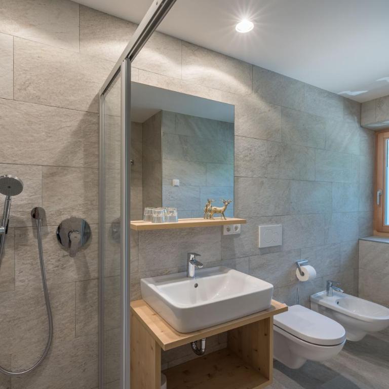 Hotel Alpenrast - Classic Doppelzimmer mit Balkon - 1