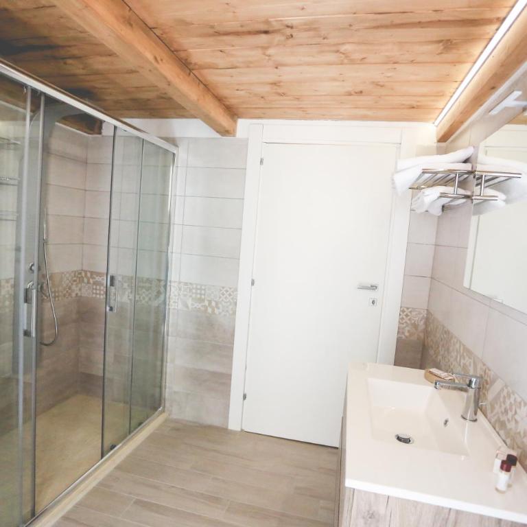 IL VIAGGIATORE VIA INDIPENDENZA B&B - Deluxe Quadruple Room - 5