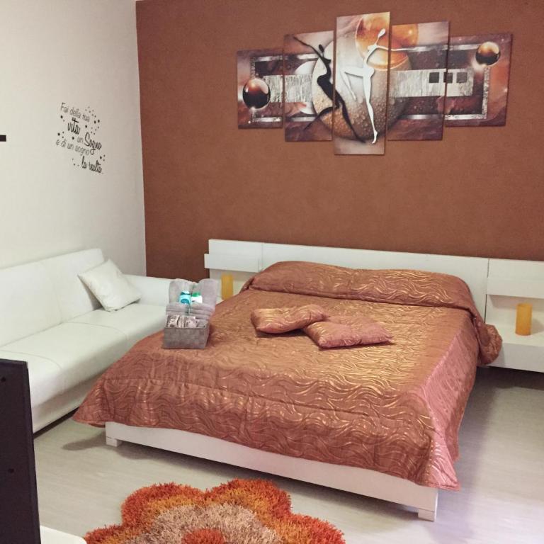 Berenice - One-Bedroom Apartment - 1