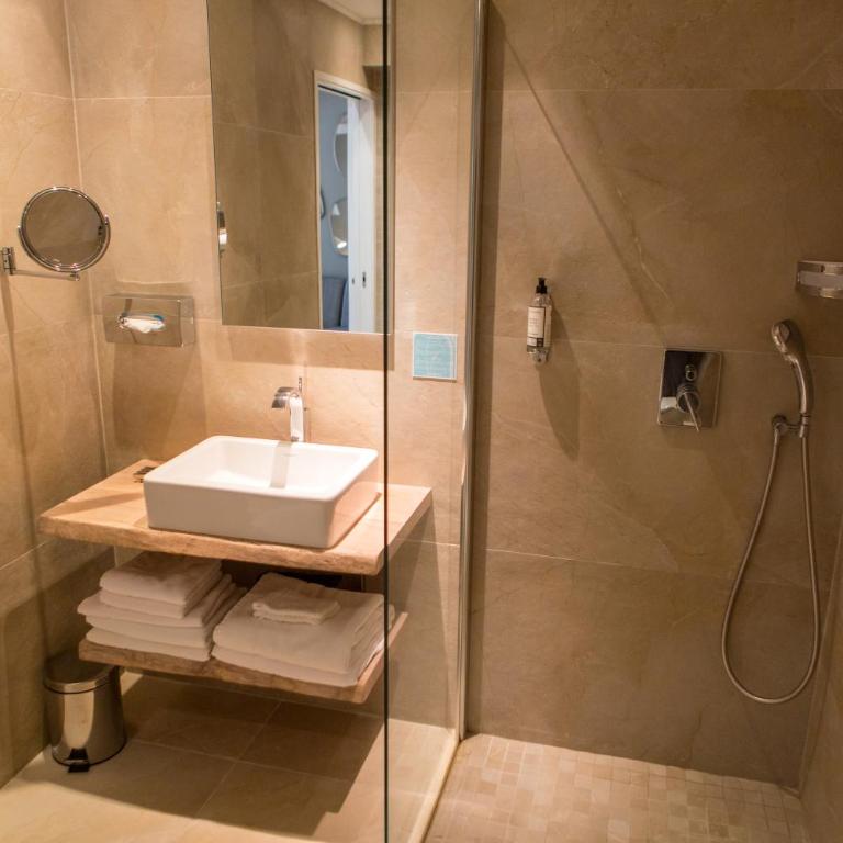 Hôtel La Caravelle - Suite Junior - Vue sur Jardin - 4