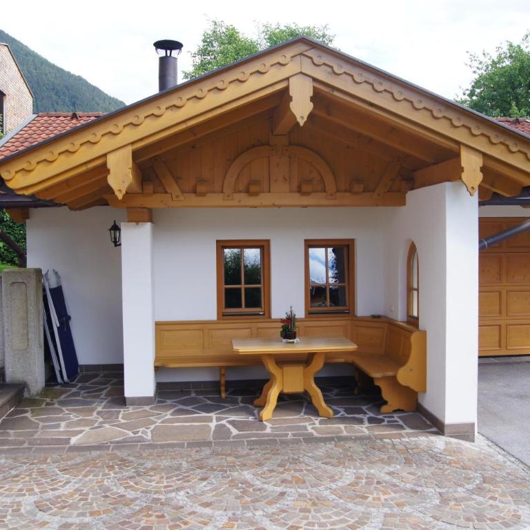 Gästehaus Alpina - Apartment mit 1 Schlafzimmer und Garten - 4