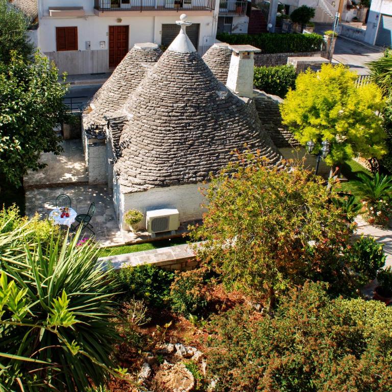 Trullo Giardino Fiorito - Camera Matrimoniale con Vista Giardino - 2