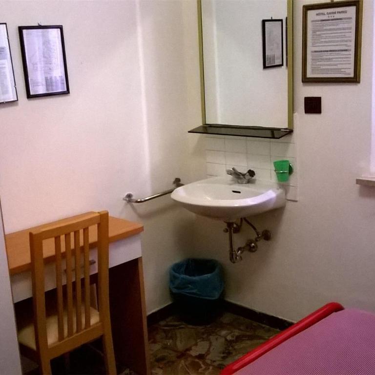 Hotel Parigi - Camera Quadrupla Economy con Bagno in Comune - 3