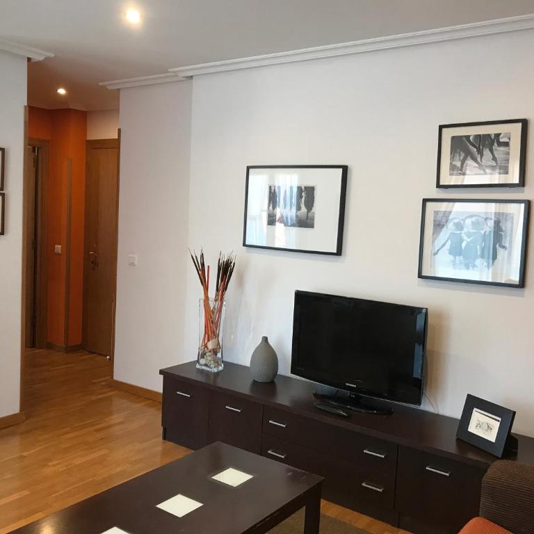 APARTAMENTO HORREO - Emilio Laria - Apartamento con vistas a las montañas - 2