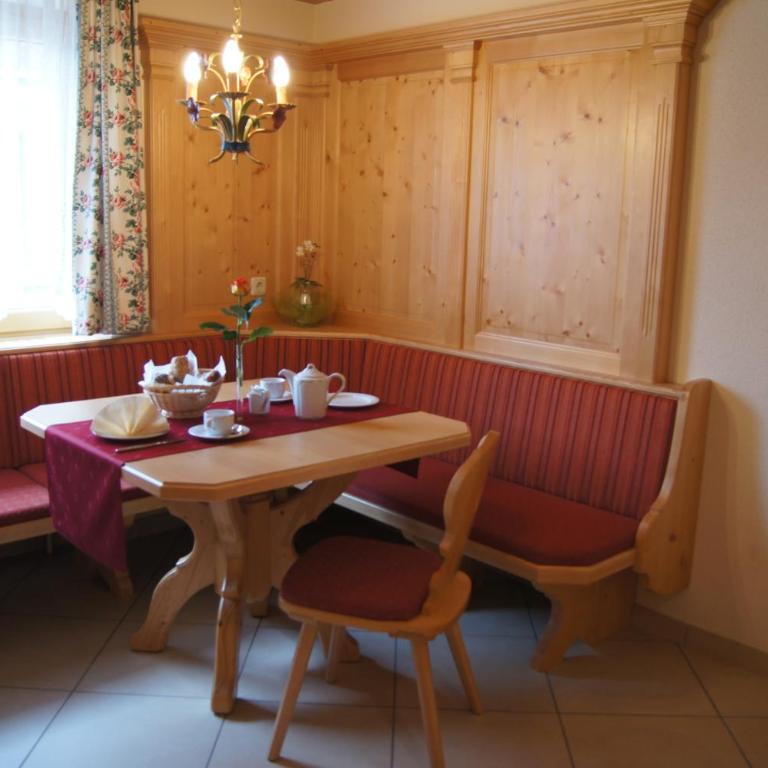 Gästehaus Alpina - Apartment mit 1 Schlafzimmer und Balkon - 3