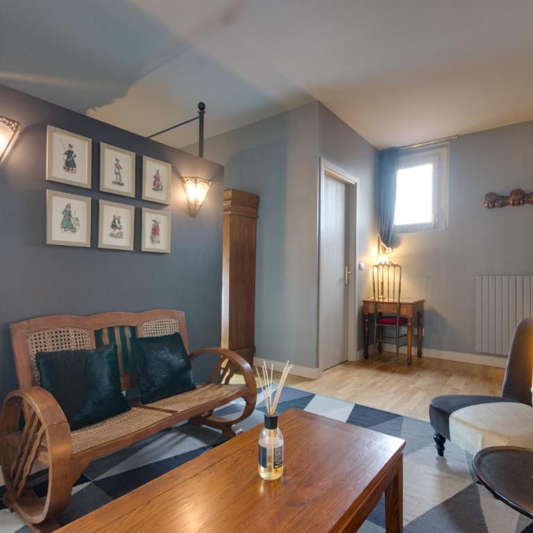 Porta Palace Apartments - One-Bedroom Apartment - 5