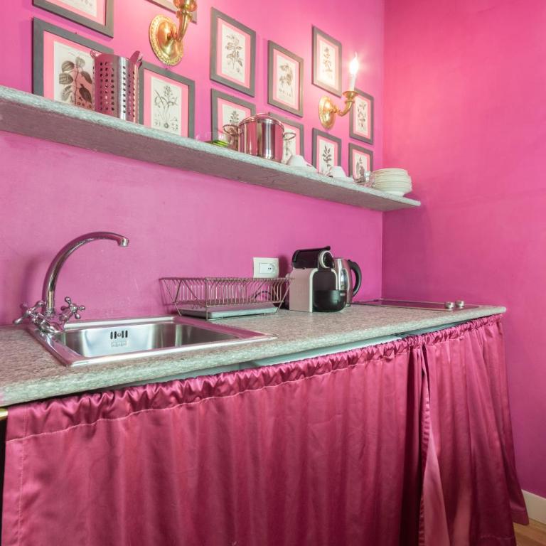 Porta Palace Apartments - One-Bedroom Apartment with Balcony - 7