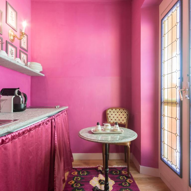 Porta Palace Apartments - One-Bedroom Apartment with Balcony - 6