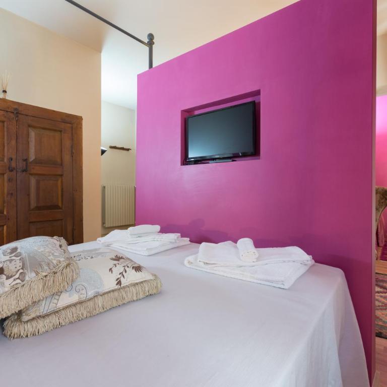 Porta Palace Apartments - One-Bedroom Apartment with Balcony - 4