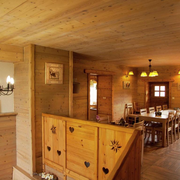 Mansion in Albertville near Ski Slopes - Maison de Vacances Six Chambres - 10