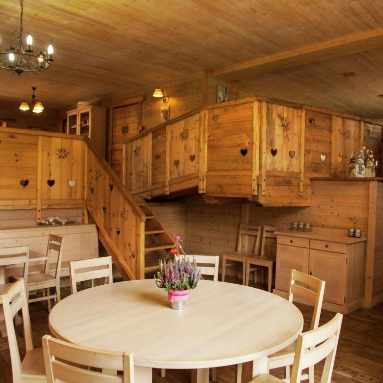 Mansion in Albertville near Ski Slopes - Maison de Vacances Six Chambres - 4