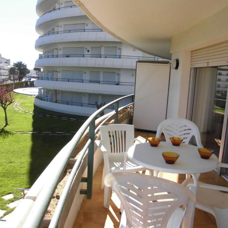 Medes Parck II -1-2 inmoestartit - Two-Bedroom Apartment - 3