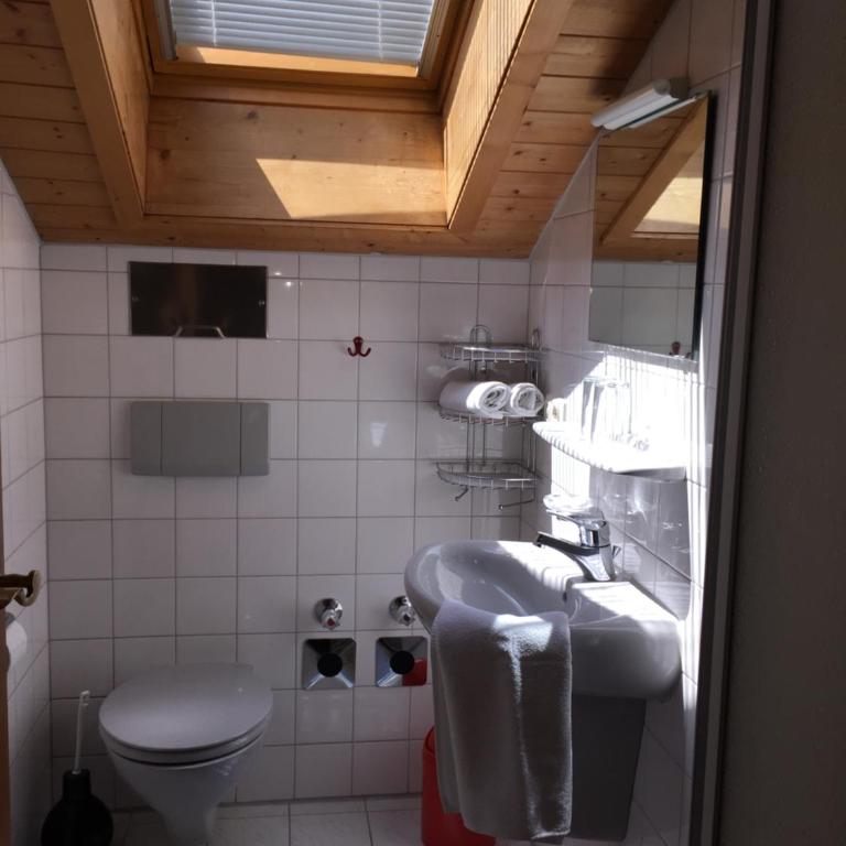 Haus Rotspitze - Apartment 4 mit Bergblick - 1