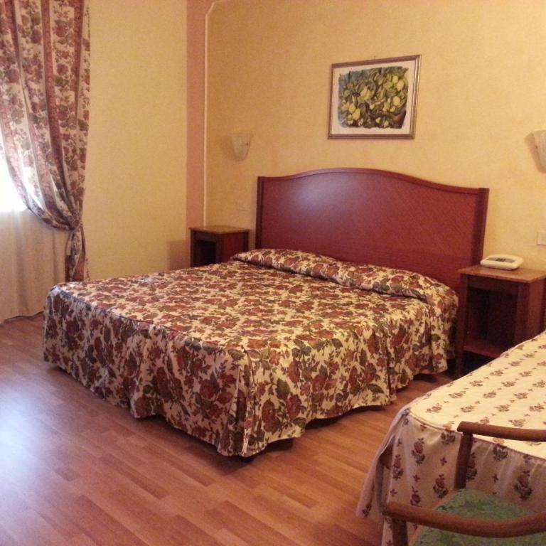 Hotel Minerva Palace - Camera Tripla Standard - 4