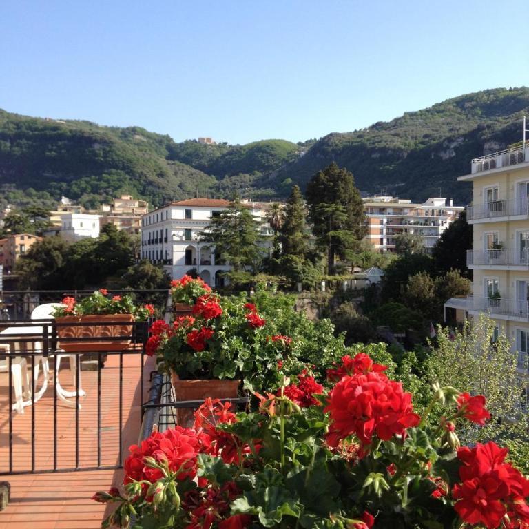 Hotel Villa Di Sorrento - Camera Matrimoniale/Doppia con Letti Singoli con Terrazza - 1