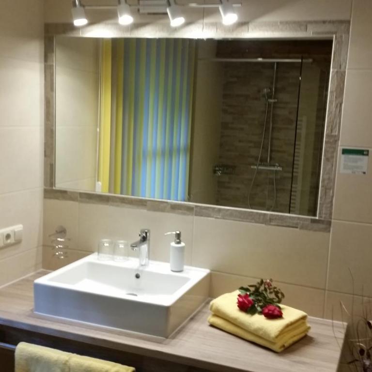 Pension Hedegghof - Doppelzimmer mit Balkon - 3