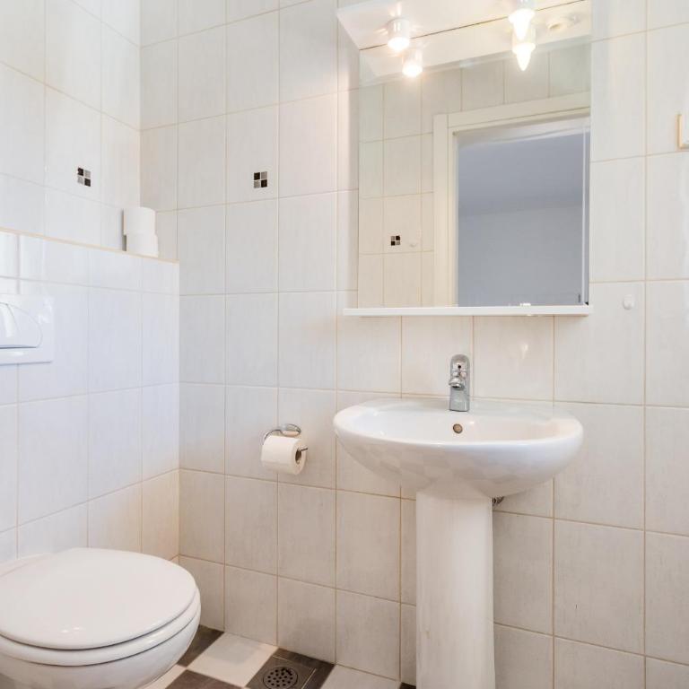 Apartments Lille - Family Studio with Balcony and Sea View - 3