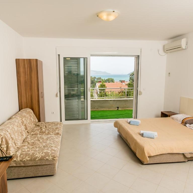 Apartments Lille - Family Studio with Terrace and Sea View - 6