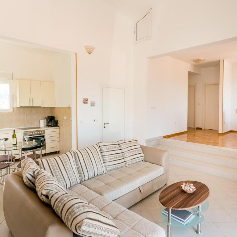 Apartments Lille - Two-Bedroom Apartment with Sea View - 14