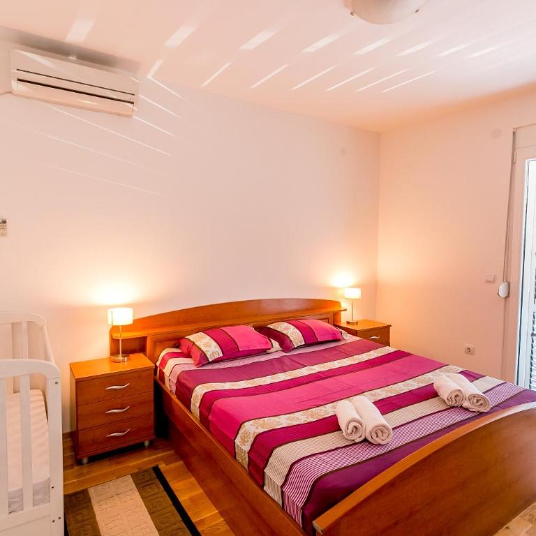 Apartments Lille - Two-Bedroom Apartment with Sea View - 7