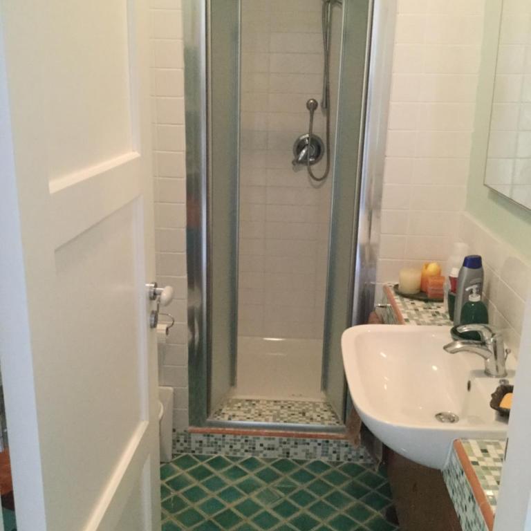 Loris House - Two-Bedroom House - 16