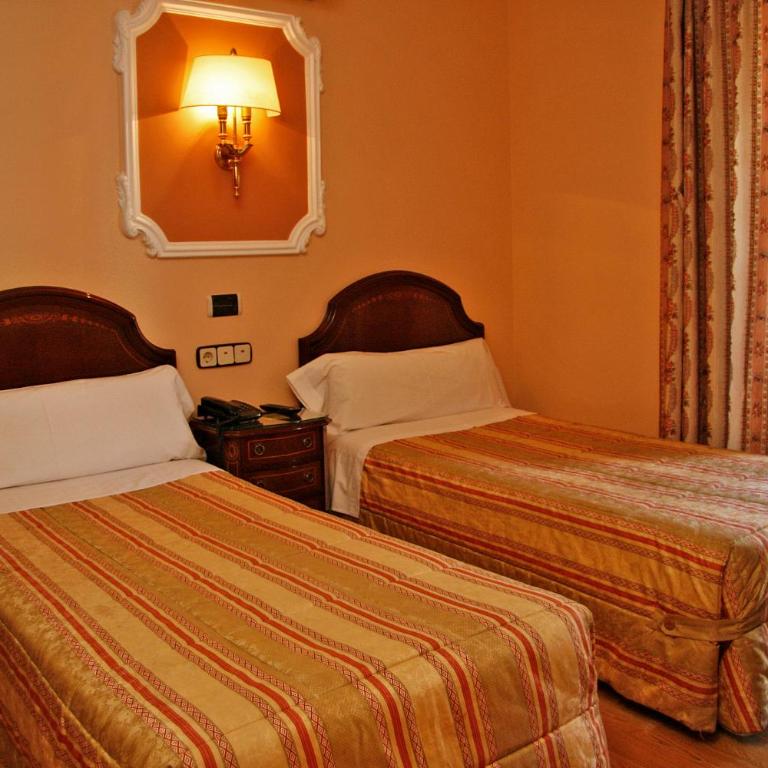 Hostal Victoria II - Double or Twin Room - 8