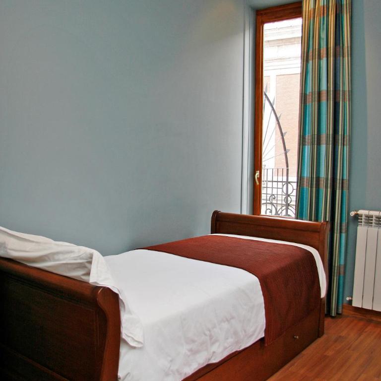 Hostal Victoria II - Single Room - 3