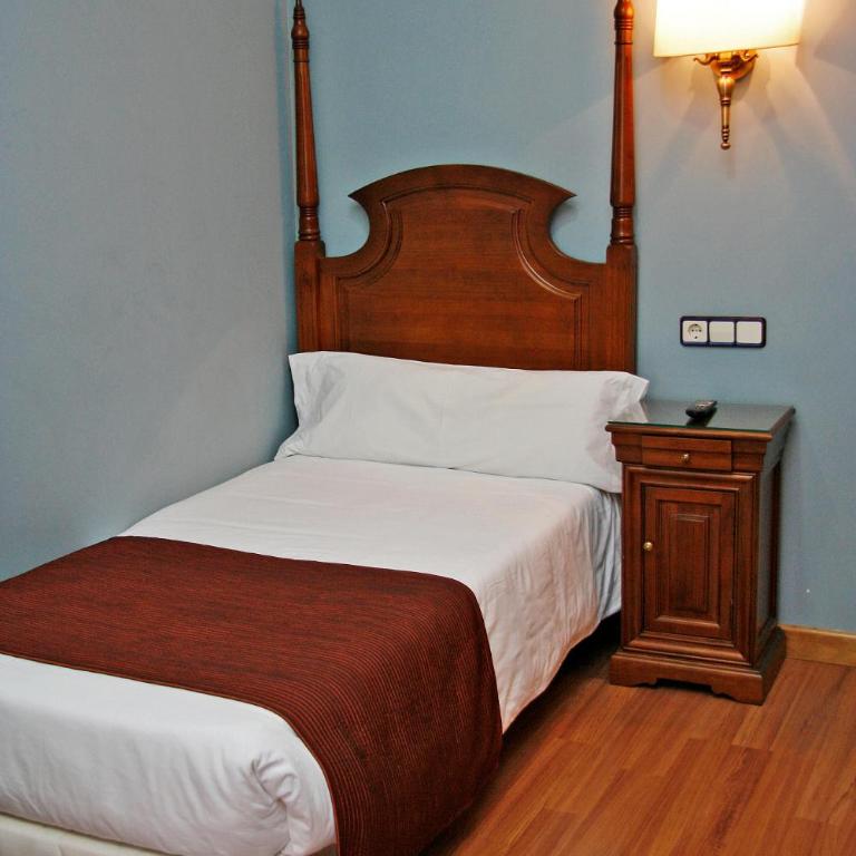 Hostal Victoria II - Single Room - 4