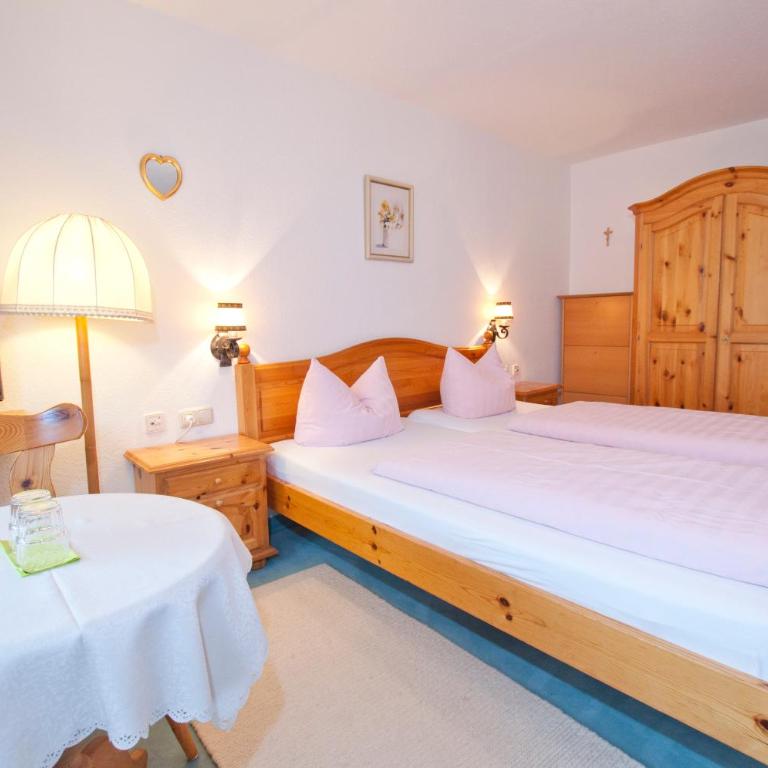 Biohotel BERGHÜS - Doppelzimmer mit Balkon - 1