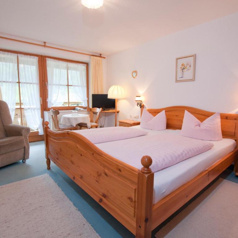 Biohotel BERGHÜS - Doppelzimmer mit Balkon - 2