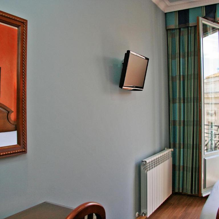 Hostal Victoria II - Double or Twin Room - 14