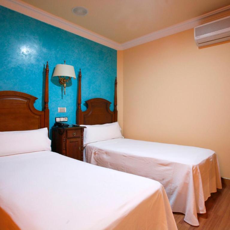 Hostal Victoria II - Double or Twin Room - 15