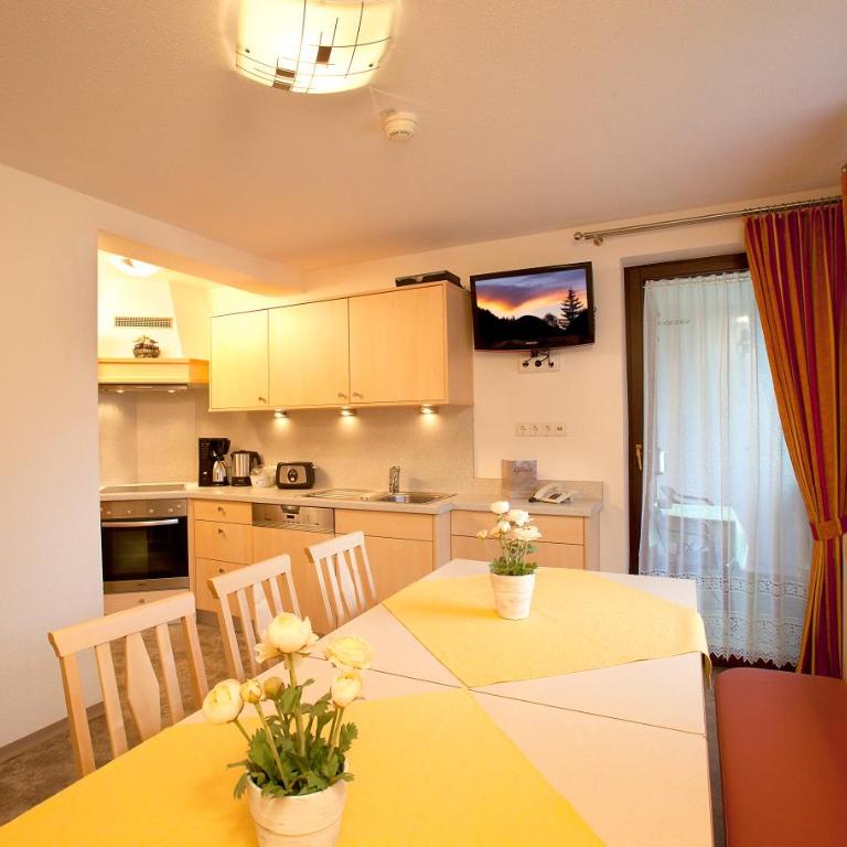 Gästeheim Prantl - Apartment mit 4 Schlafzimmern (1. Etage) - 1