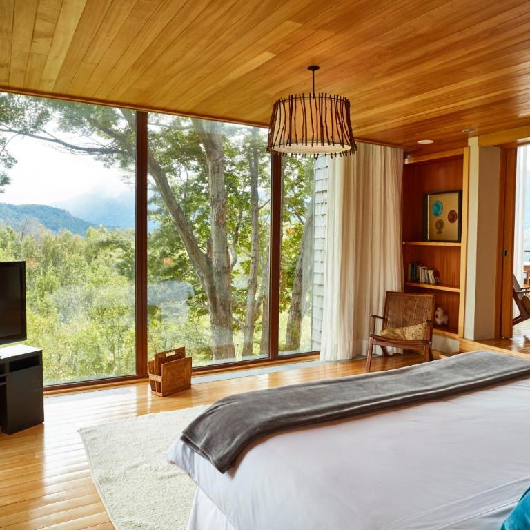Uman Lodge Patagonia Chile - Deluxe Suite with Spa Bath - 6