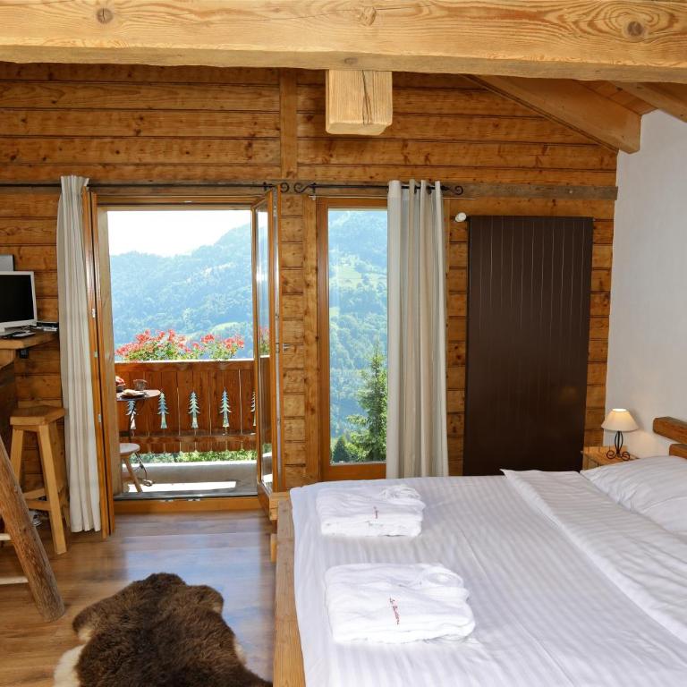Les chambres et Roulottes des Noisetiers - Dreibettzimmer mit Bergblick - 6