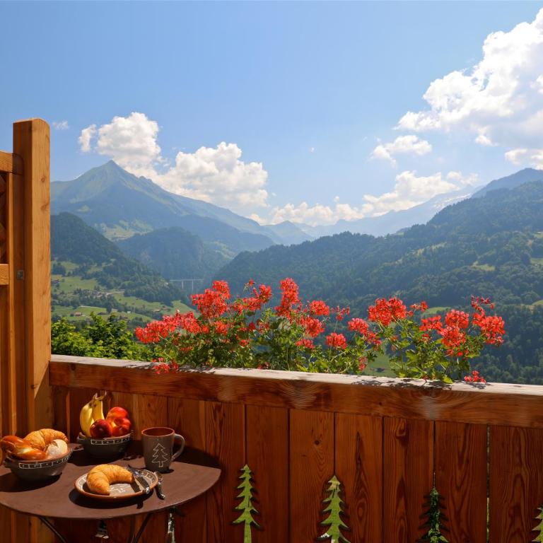 Les chambres et Roulottes des Noisetiers - Dreibettzimmer mit Bergblick - 9