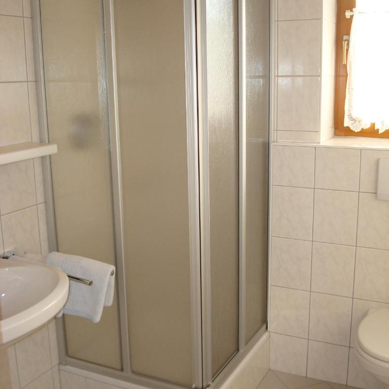 Haus Rohr - Doppelzimmer mit Balkon - 13