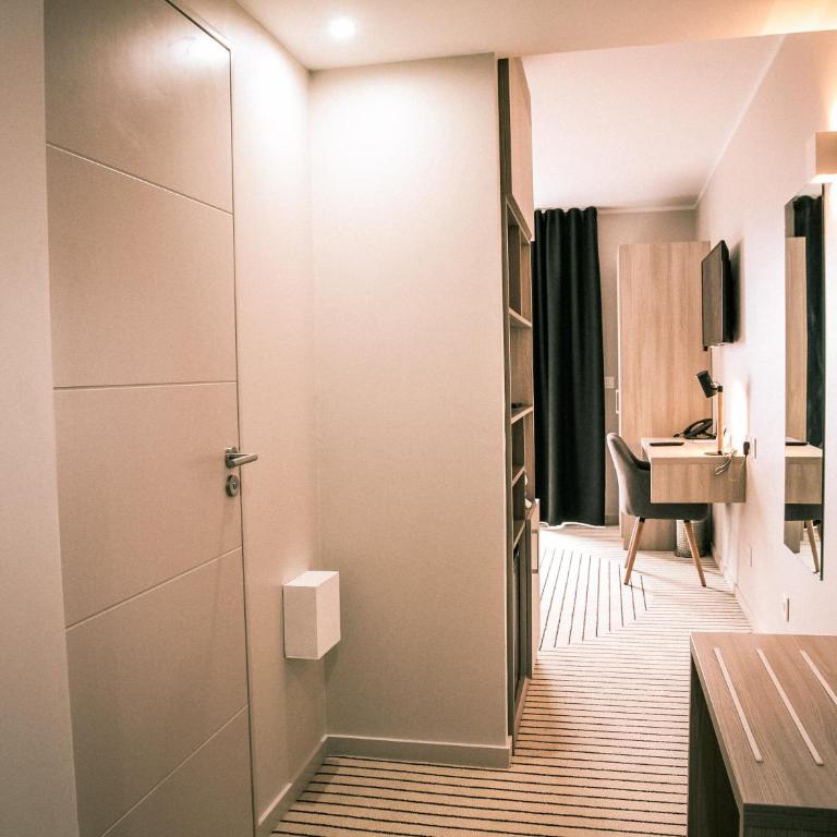 Best Western Plus Antibes Riviera - Chambre Familiale avec 1 Lit Queen-Size et 1 Lit Simple Superposé - Non-Fumeurs - 9