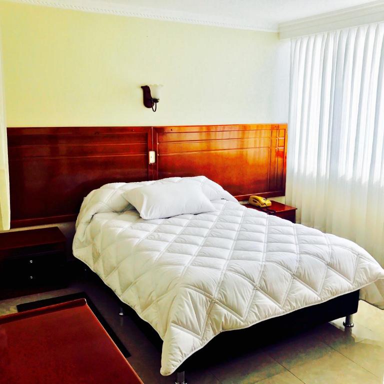 Hotel Azuay - Deluxe Double Room - 3