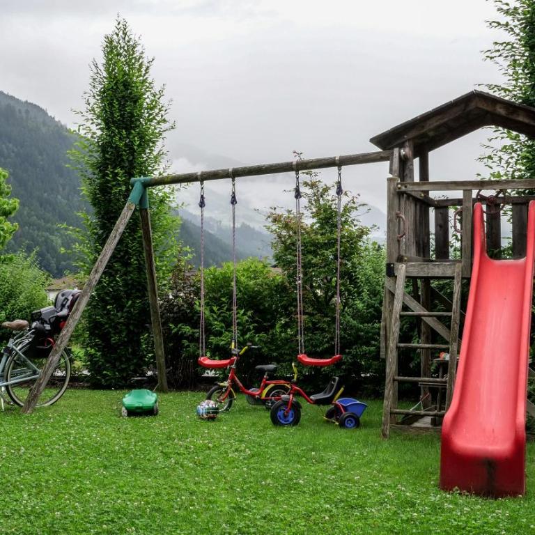 Apart Tyrol - Three-Bedroom Apartment with Balcony - 12
