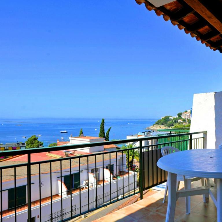 Apartaments El Berganti en Canyelles Petites - Apartamento - 3