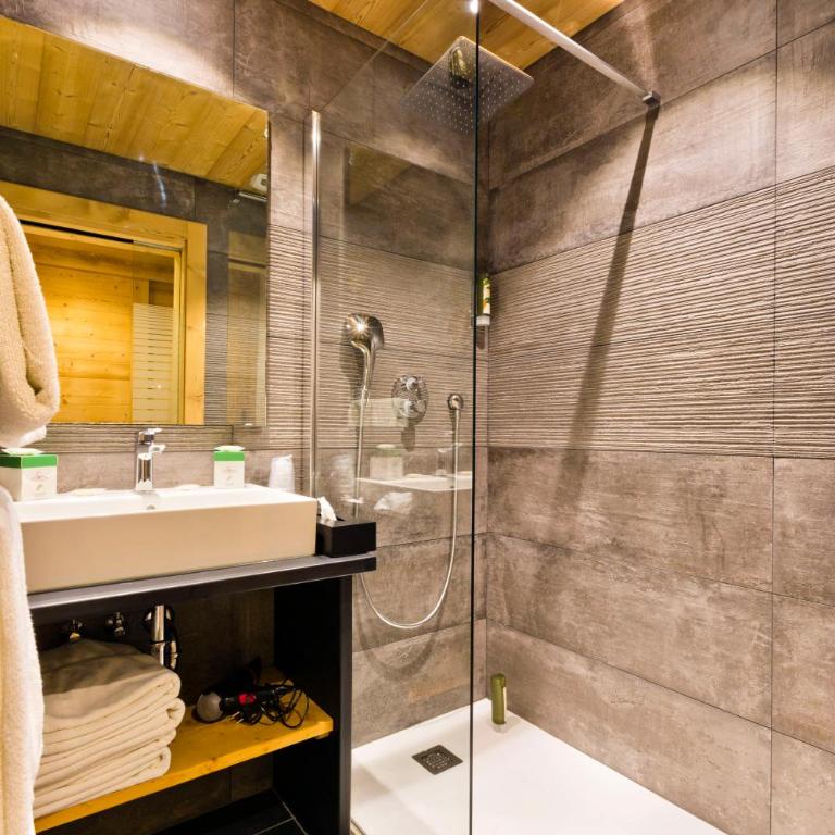 Gentianettes Hotel & Spa, the Originals Collection - Chambre Quadruple Communicante - 3
