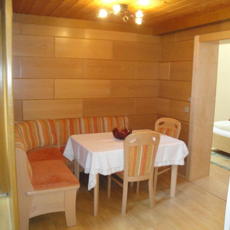 Pension & Appartement Steinwender - Apartment mit 2 Schlafzimmern und privater Terrasse - 3