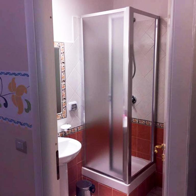 CaToledo - Camera Matrimoniale con Bagno Privato - 4