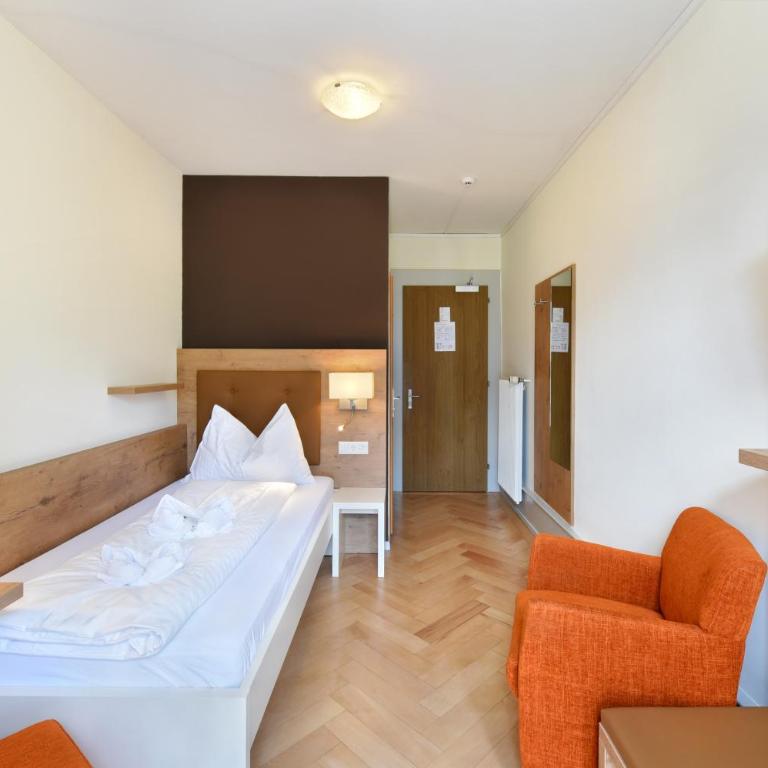 Waldhotel Unspunnen - Standard Einzelzimmer mit Balkon - 1
