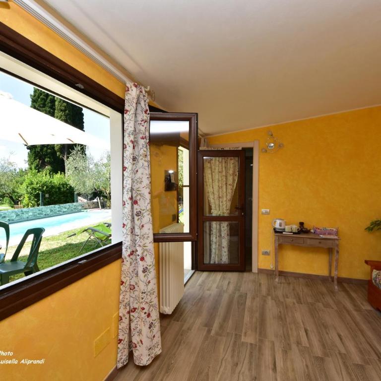 Hotel Diffuso Il Portichetto sulla collina a Vezio Perledo - Camera Queen con Vista Piscina - 7