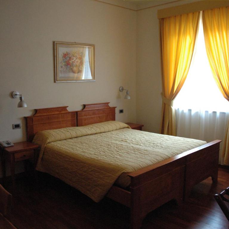 Hotel Rutiliano - Camera Matrimoniale - 2